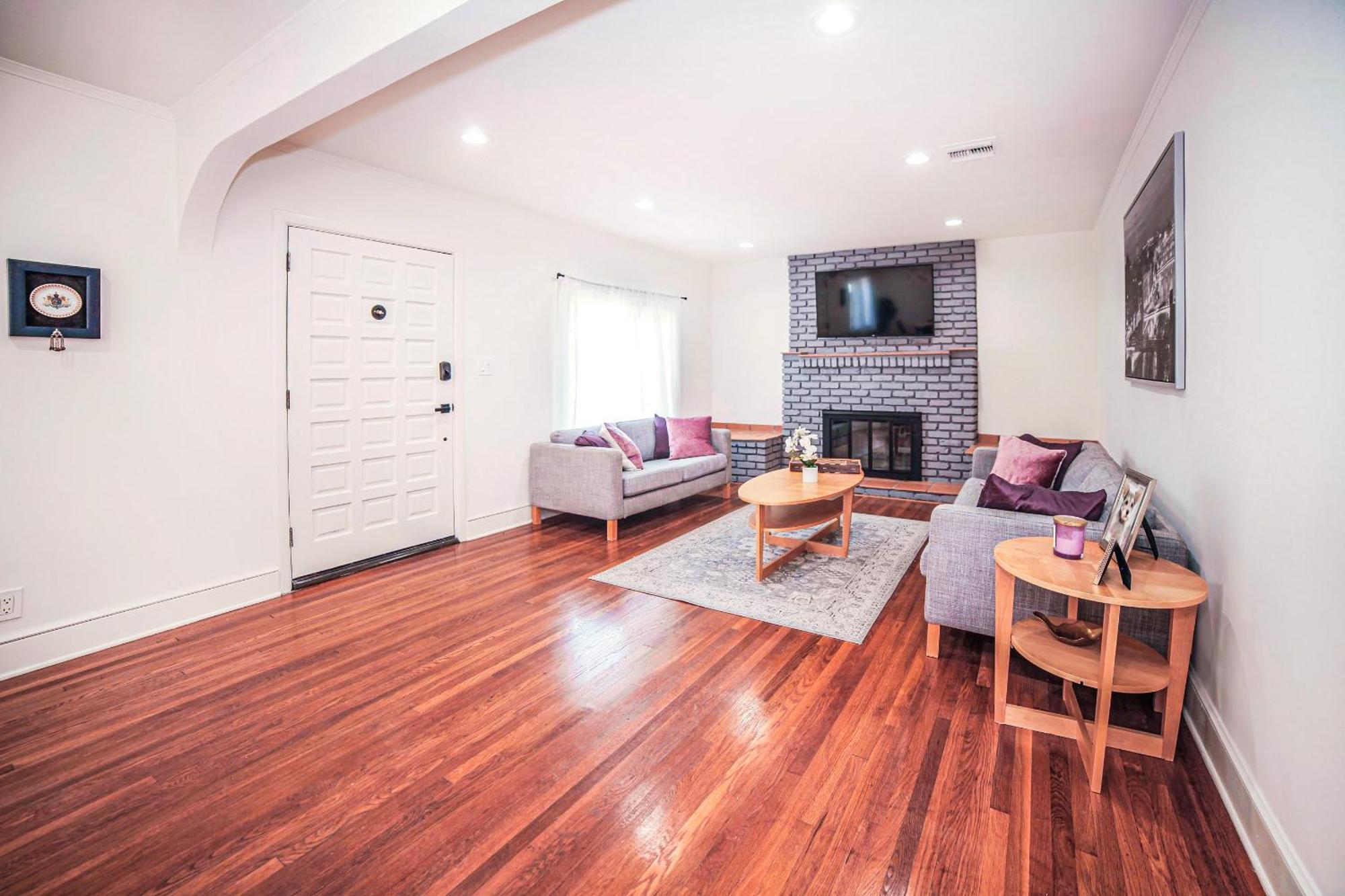 Chic Staylish 2-bedroom 1-bathroom By Santa Monica & Ucla Area Сasa de vacaciones Los Ángeles